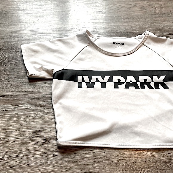 IVY PARK - Cropped Sporty T-Shirt - Crossed Back - Size Medium - Picture 12 of 16